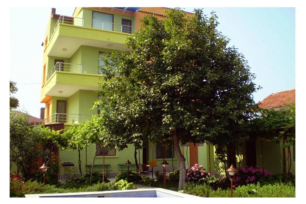 Guest House Yavorov Chernomorets Exterior photo
