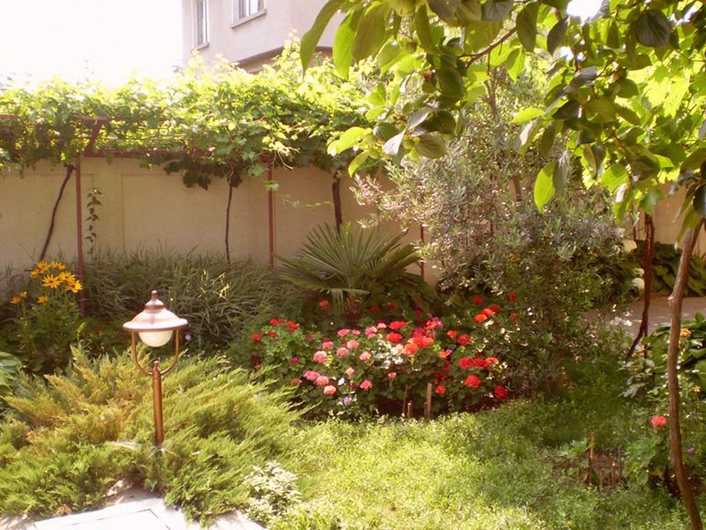 Guest House Yavorov Chernomorets Exterior photo